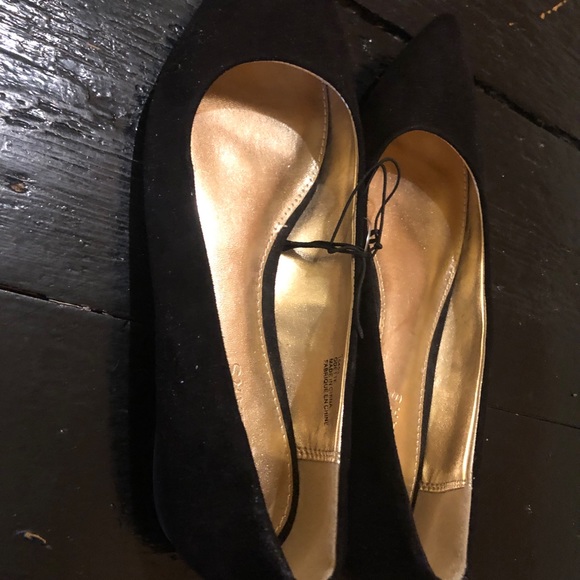 Black Suede Pumps - Sears Sz: 6 US - Picture 6 of 7